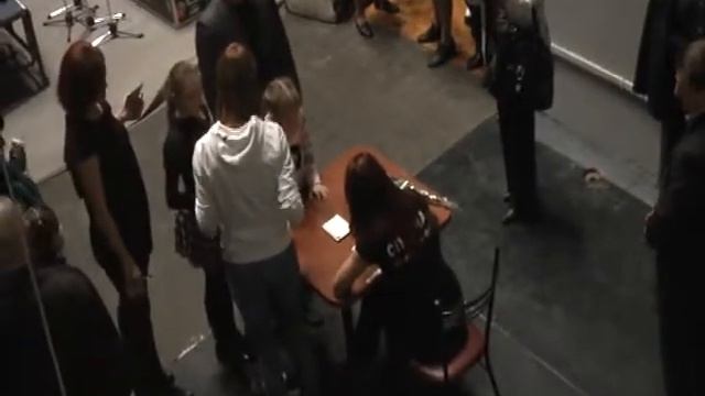 Макsим Ижевск 30.03.2011 Раздача Автографов смотреть онлайн