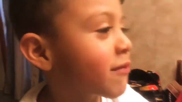 Santi Dyed His Hair Green Like The Grinch **OMG** (Funtime With santi) смотреть онлайн