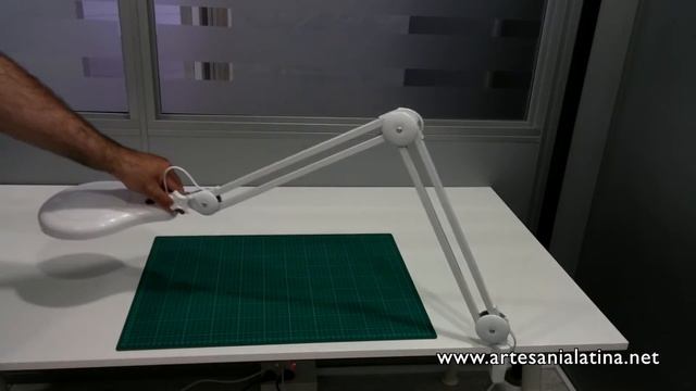 Presentación y demostración de Flexo lupa con iluminación de 60 LEDs (AL ref. 27118-1) смотреть онлайн