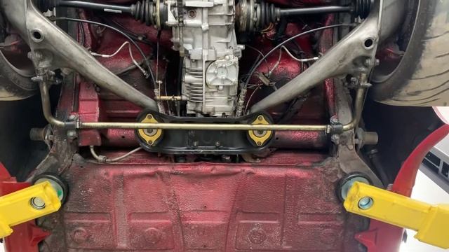 1975 911 Carrera - underside смотреть онлайн