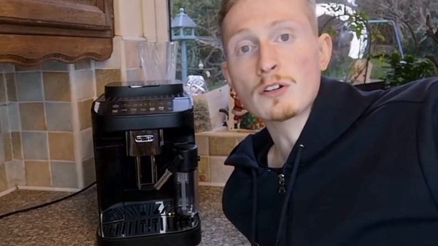 Perfect Start To The Morning? Delonghi Magnifica Evo Coffee Machine Review смотреть онлайн