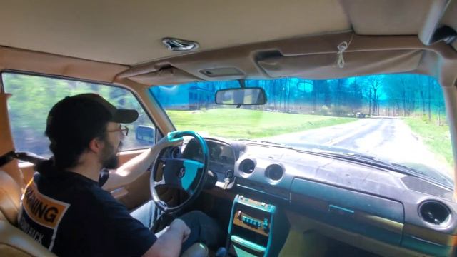 Neglected Mercedes-Benz W123 300TD Gets Some Attention and Test Drive. OM617 Turbo Diesel смотреть онлайн