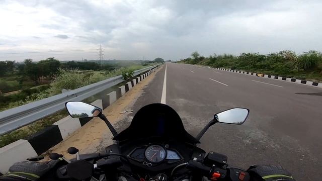 Bajaj Pulsar 220f Bs6 Vs Bajaj Pulsar RS200 Bs4 | Which One is Faster? | Ksc Vlogs смотреть онлайн