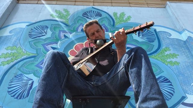 N Giles Feelin’ bad blues on Resonator guitar смотреть онлайн