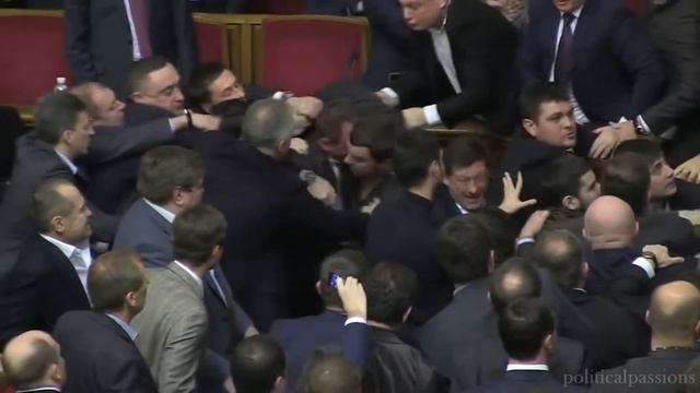 Yatsenyuk vs. Barna (Ukraine) / Яценюк против Барны в Парламенте Украины смотреть онлайн