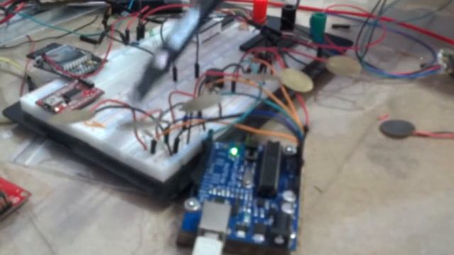Projeto: Bateria eletrônica com piezo elétrico e Arduino смотреть онлайн