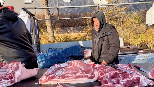 从开业以来，阿姨一直都买我的猪肉，我的忠实顾客。 смотреть онлайн