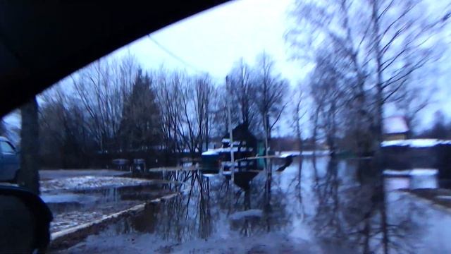 Половодье в Тихвине 04. 04. 24. Особенно мощно на водозаборе. смотреть онлайн
