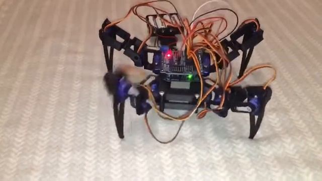 Arduino Tabanlı Sesle Kontrol Edilebilen Örümcek Robot V 2.0 смотреть онлайн