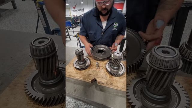 Timing on an Eaton FRO transmission смотреть онлайн