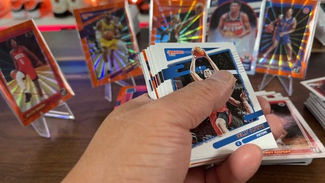 $450 HOBBY VS $450 RETAIL BATTLE!! Donruss Basketball 2021-22! смотреть онлайн