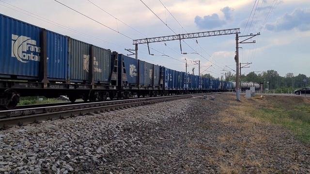 ВЛ80С-2652 с грузовым составом смотреть онлайн