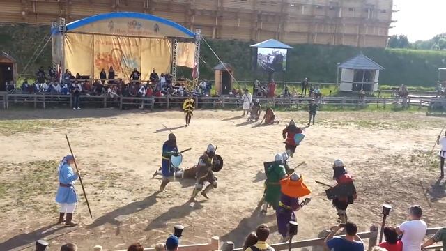Зов Героев 2013 - "Золотая Бера" vs Шарухань, сход 1 смотреть онлайн