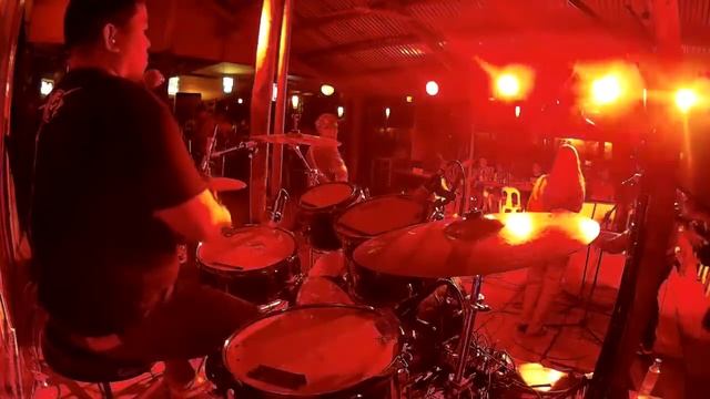 Dekada Gig - Kiss Me / Ode to my family смотреть онлайн