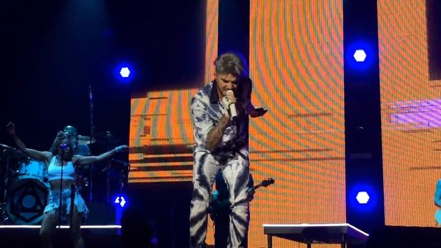 Adam Lambert - Another One Bites The Dust + Trespassing, live @ HMH, Amsterdam 13-04-2016 смотреть онлайн