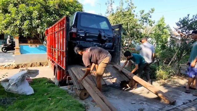 Panther dari NTT dipaketkan diservice ke blitar, jasa transport 10 jt,apa gak rugi? смотреть онлайн