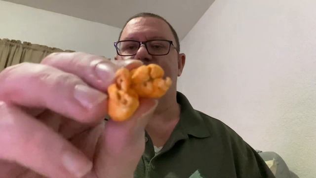 Review: Cheetos Popcorn Cheddar Jalapeño смотреть онлайн