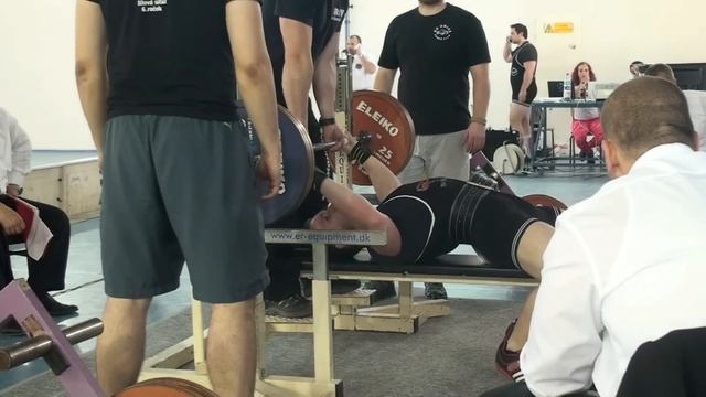 Filip Kratina - RAW TOTAL 665kg (237,5kg-165kg-262,5kg) смотреть онлайн