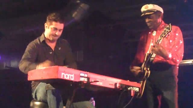 Chuck Berry, "Roll Over Beethoven", March 4, 2011 смотреть онлайн