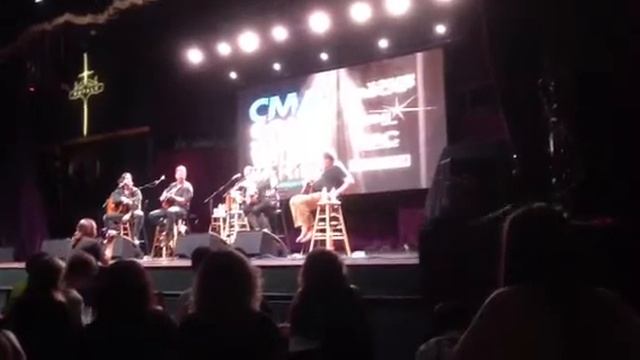 MIranda Lambert plays "Gunpowder & Lead" at CMA Songwriters Series in Boston on July 11, 2013 смотреть онлайн