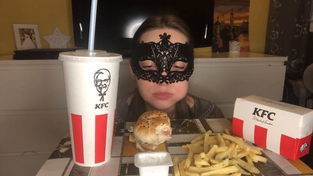 МУКБАНГ KFC/ОТВЕТЫ НА ВОПРОСЫ/MUKBANG KFS/ не ASMR EATING смотреть онлайн