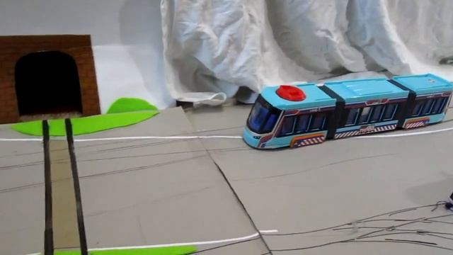Modelleisenbahn Straßenbahn Im Modell  Dickie Toys City Liner Tram