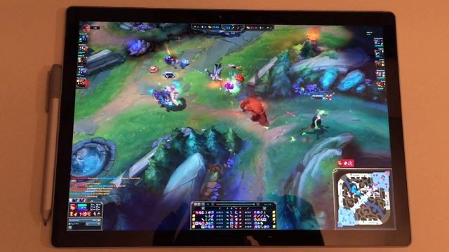 Surface Book running League of Legends on the tablet portion only max settings смотреть онлайн