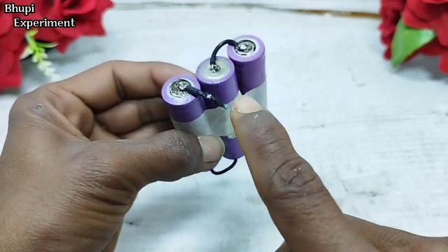 3.7volt lithium-lio battery ll without BMS connection ll How to make 12 volt battery ll смотреть онлайн
