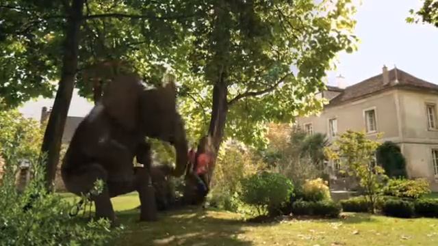 Nicolas Devaux - Lipton Elephant смотреть онлайн