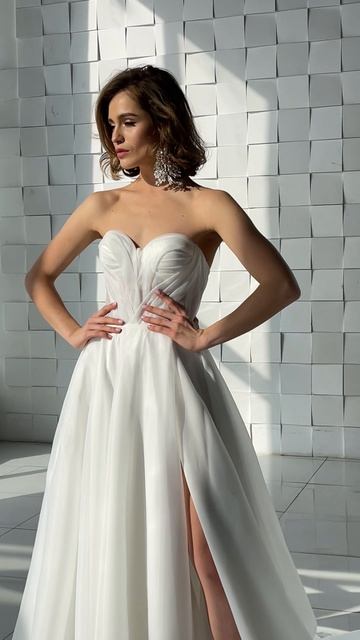 Свадебное платье Басио из коллекции «Sposame!» от бренда Anna Kuznetcova