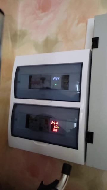 Вот такое напряжение в доме🤨 смотреть онлайн
