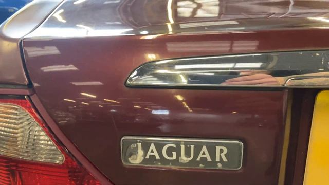 Jaguar XJ8 смотреть онлайн