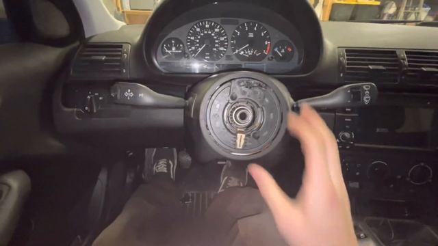 Installing a quick release wheel on my e46! смотреть онлайн