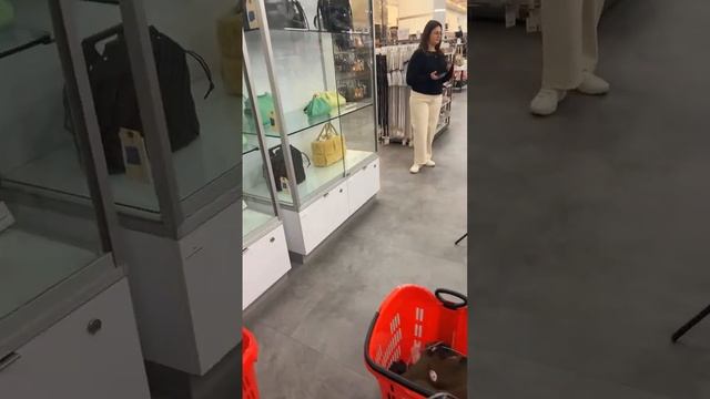 Deal Dash @Century 21 NYC смотреть онлайн