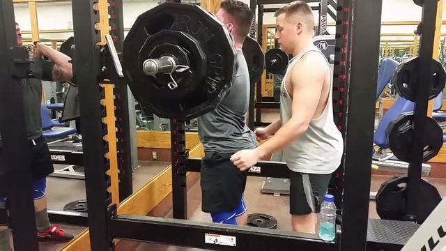 360 LBS Front Squat for 7 Reps смотреть онлайн