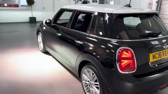 Mini Cooper Black смотреть онлайн