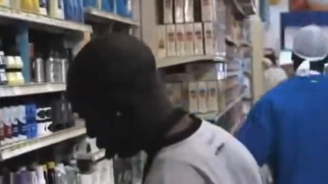 50 Cent Before I Self Destruct Grocery Stalking Scene смотреть онлайн