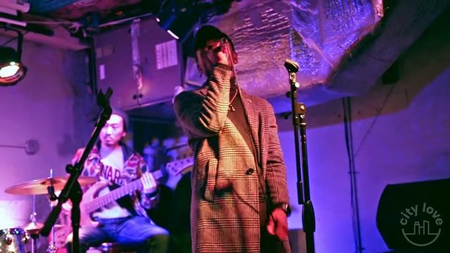 Four:8 performing "Pretty Wings" by Maxwell смотреть онлайн