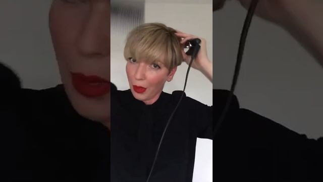 Tips & Tricks How to Heat Style Your Hair with Bea Carmichael | Aveda смотреть онлайн