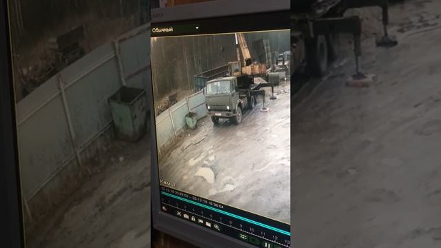 Падение автокрана смотреть онлайн