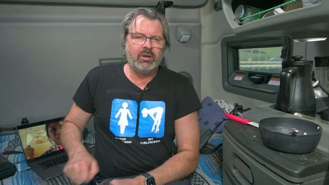 Моя работа - это камера одиночка, но с удобствами. смотреть онлайн