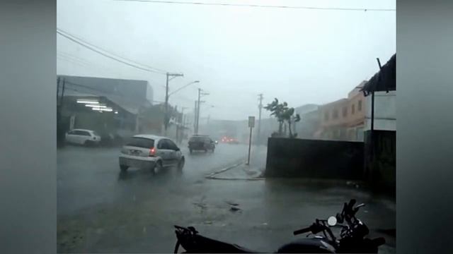 Короткие замыкания во время ливня смотреть онлайн