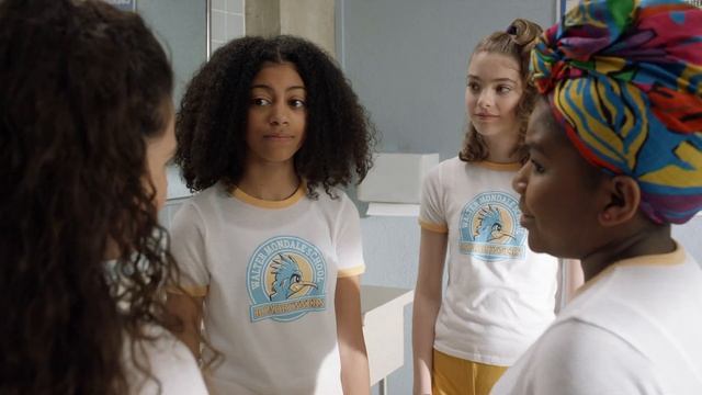 Rainbow's Friends Get Her Ready for Her First Date - mixed-ish смотреть онлайн