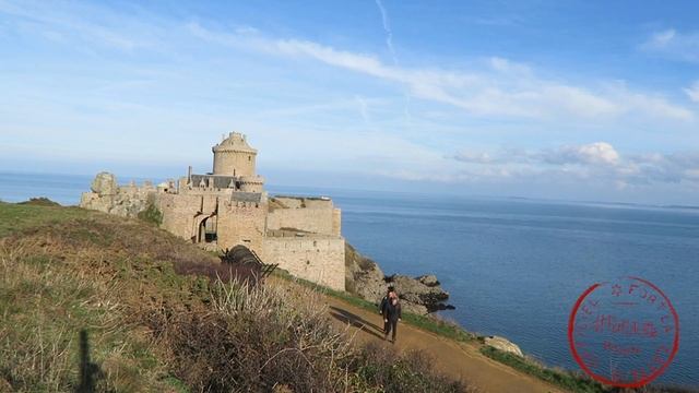le château de La Roche Goyon (Fort La Latte) Le 14 février 2017 смотреть онлайн