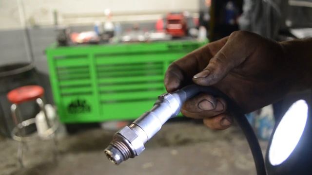 2002 Chevrolet Silverado 4.8L- Random Misfire, No Power Exhaust BackPressure Test смотреть онлайн