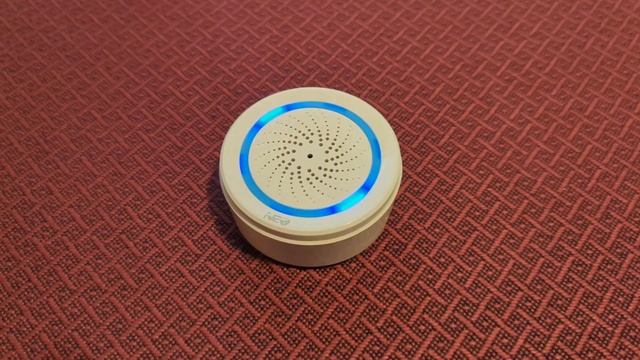 Neo Z-Wave Siren Alarm in action. Watch your ears! смотреть онлайн