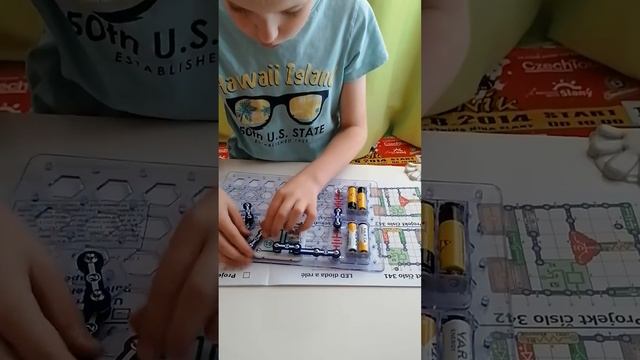 Projekt: Led dioda a relé смотреть онлайн