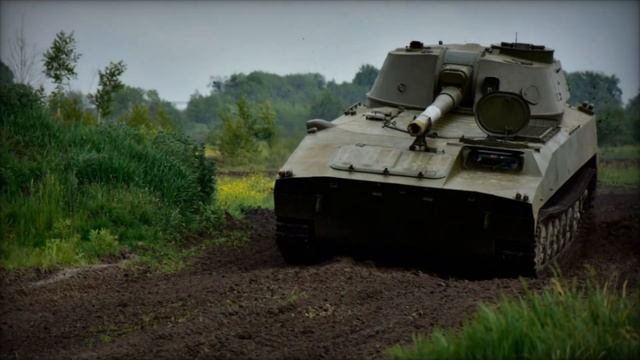 Ukraine Receives Ex Iraqi 2S1 and 2S3 Soviet Made Howitzers From British Private Company смотреть онлайн