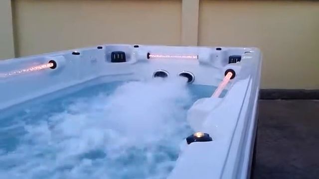 Piscina 8178 cu cromoterapie смотреть онлайн