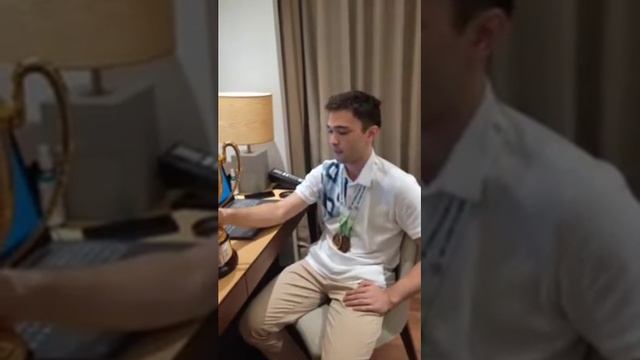 Олимпиада чемпиони Нодирбек Ёқуббоев бутунжаҳон шахмат Олимпиадаси кубогини кўрсатди смотреть онлайн